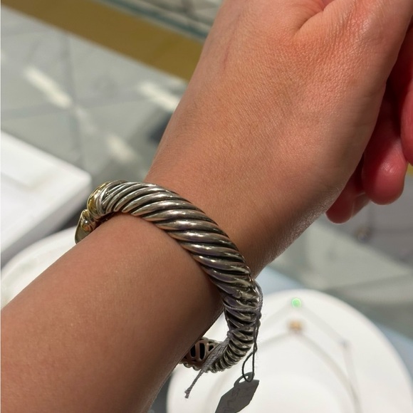 David Yurman Large 18K + Sterling Lock Cuff - Picture 5 of 14